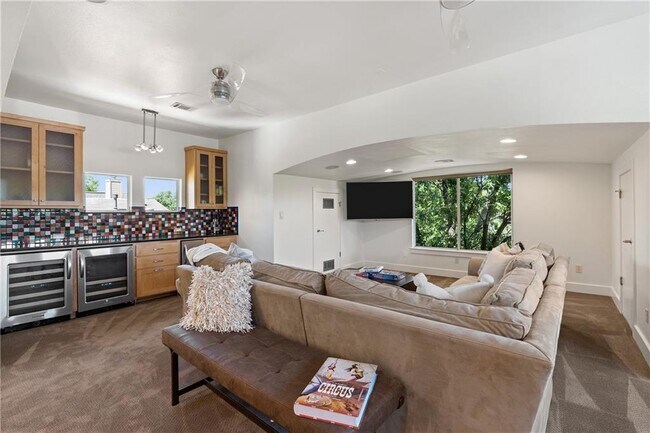 Building Photo - 5010 Finley Dr