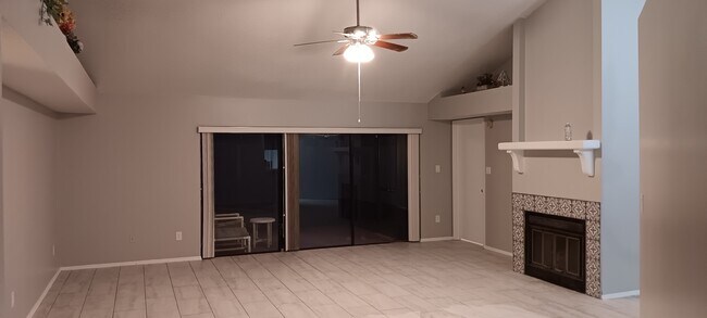 Building Photo - 738 Rosalie Way