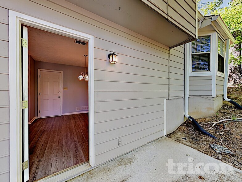 Building Photo - 536 Woodstone Rd