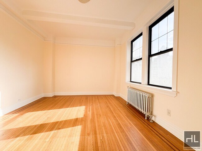 Primary Photo - EAST 92 STREET