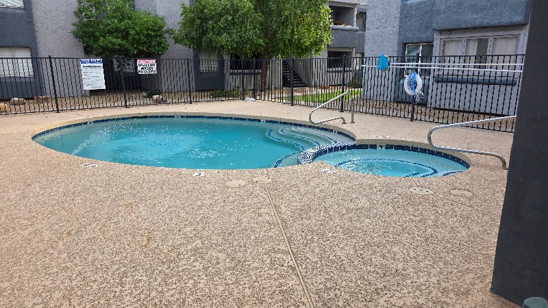 Building Photo - 4410 N Longview Ave