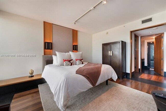 Building Photo - 101 20th St