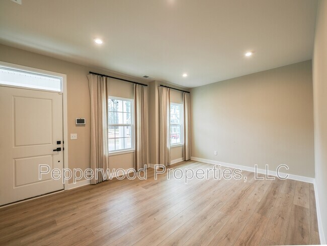 Building Photo - 7204 Red Cedar Trl