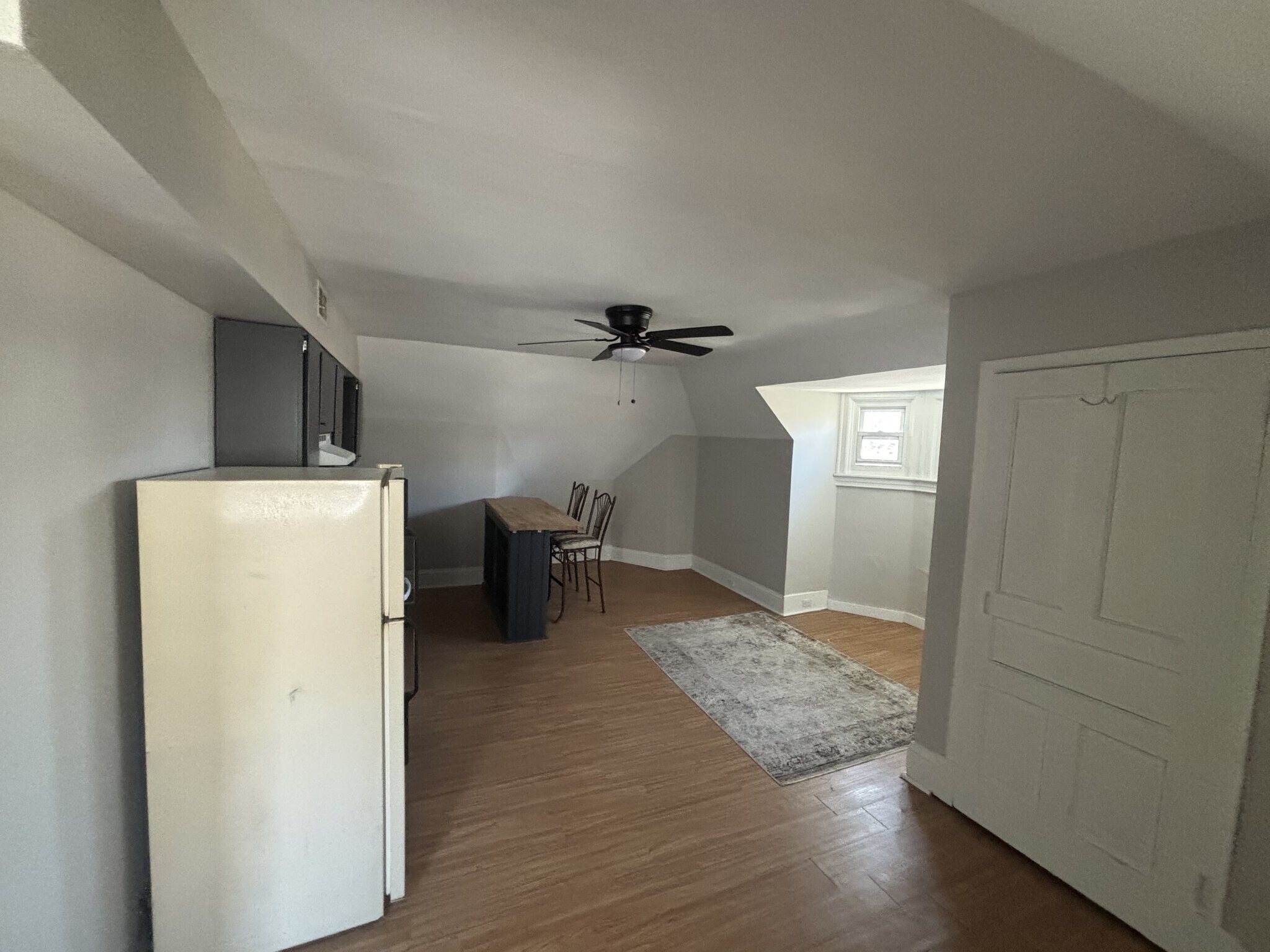 Building Photo - 215 S Aiken Ave