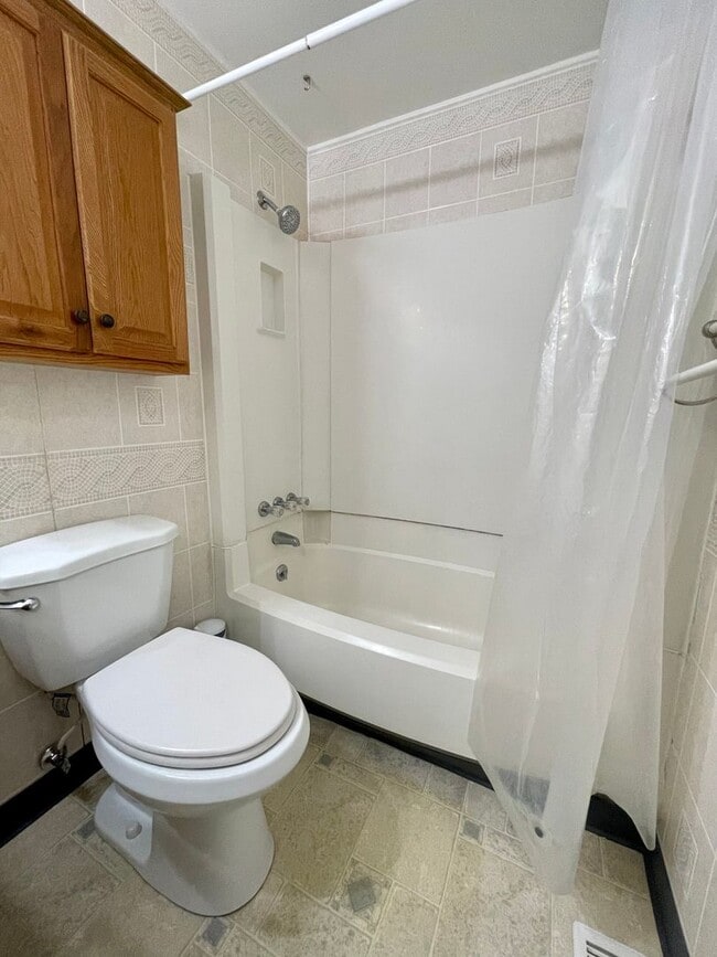 Building Photo - South Fayette - Spacious 3 Bedroom, 2.5 Bath Townhouse - Hunting Ridge Community