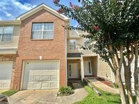 Building Photo - 1320 Hendrix Rd
