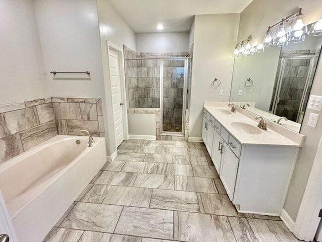 Building Photo - Now Leasing a 4-Bedroom 3 Bath Home In Som...