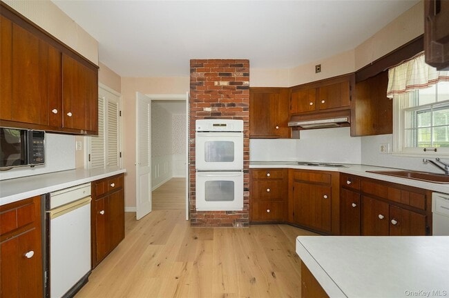 Building Photo - 50 Aspinwall Rd