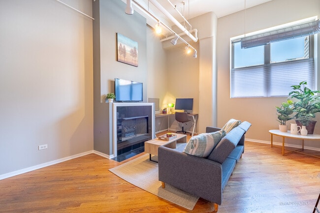 Building Photo - 500 S Clinton St