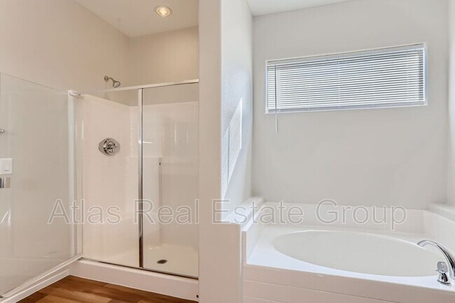 Building Photo - 9544 Alma Ridge Ave