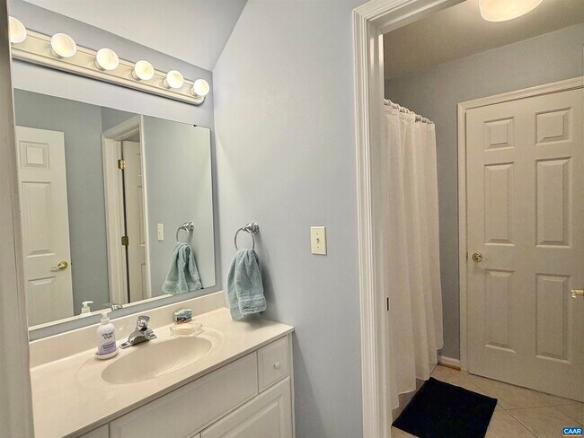 Building Photo - 1275 Still Meadow Ave