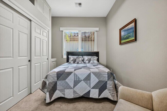 Building Photo - 39305 Fernwood Glen Ct