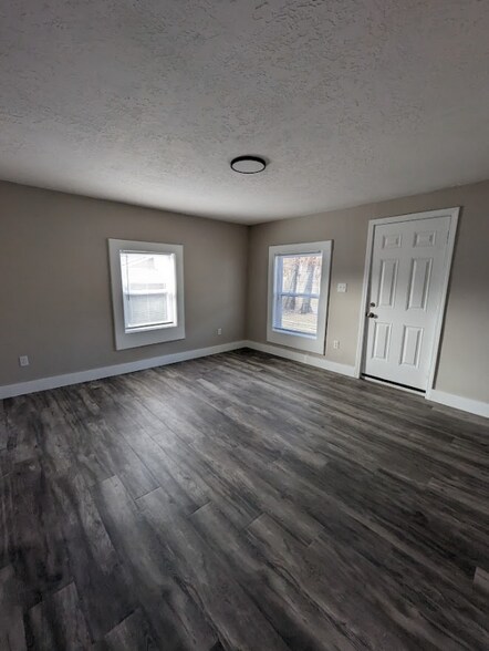 Building Photo - 567 Grover St
