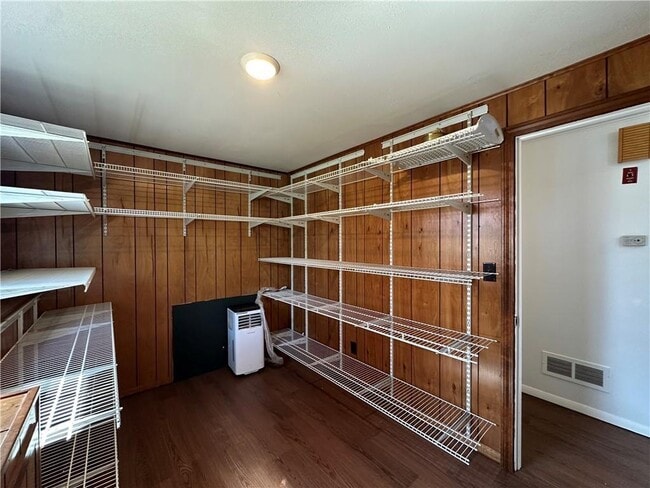 Building Photo - 11 Pocono Rd