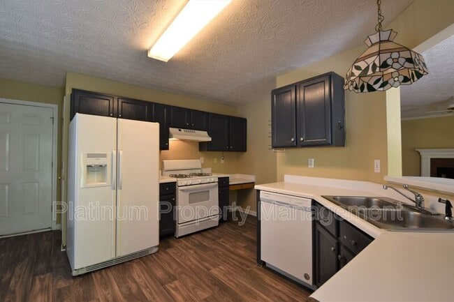 Building Photo - 950 Hillary Ln