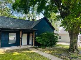 Building Photo - 1105 S Rogers St