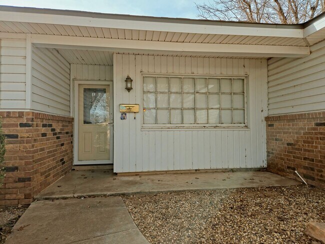 Building Photo - 4 Bedroom Home Near LCU with HUGE Bonus Room