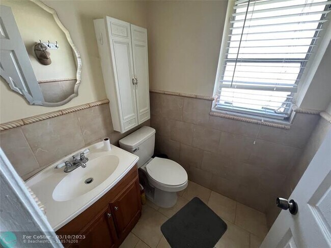 Building Photo - 22775-22766 SW 66th Ave
