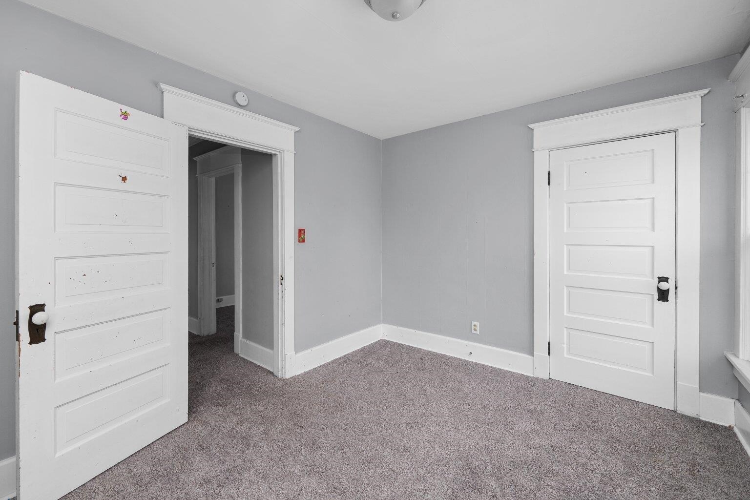 Building Photo - 1321 W 13th St