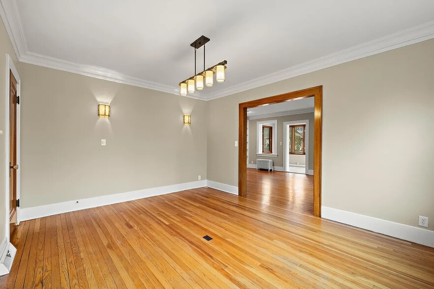 Dining room - 82 S Williams St
