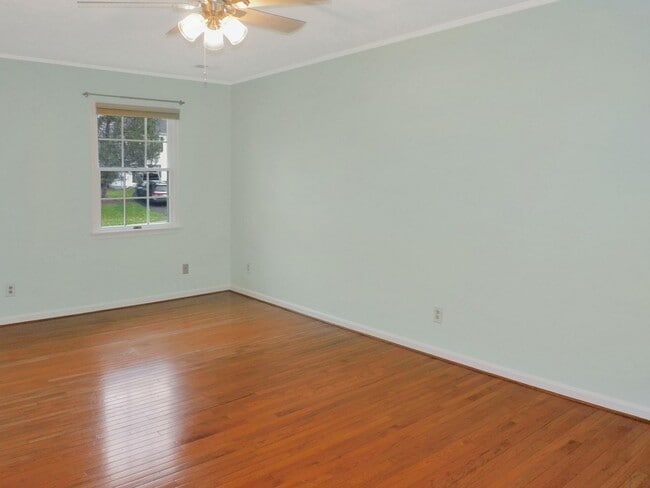 Building Photo - 1332 Redwood Cir