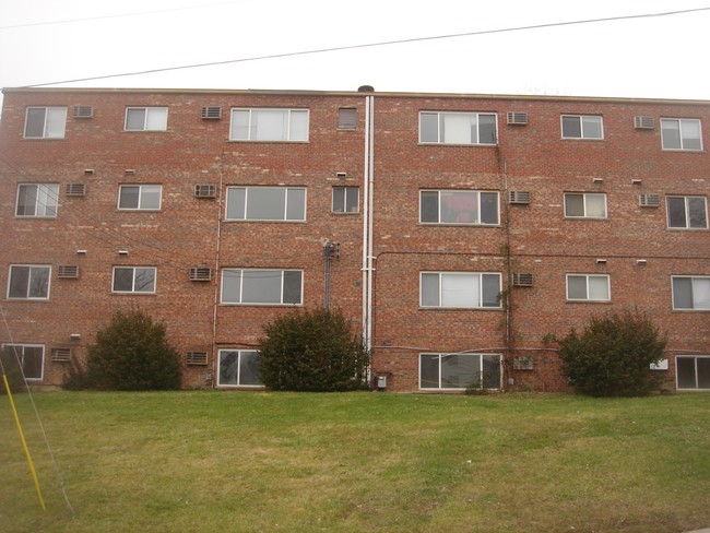 Building Photo - Hill Side Apartments