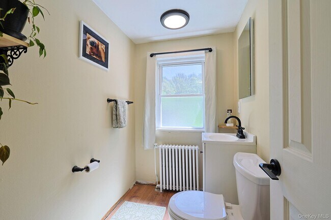 Building Photo - 1604 NY-9G