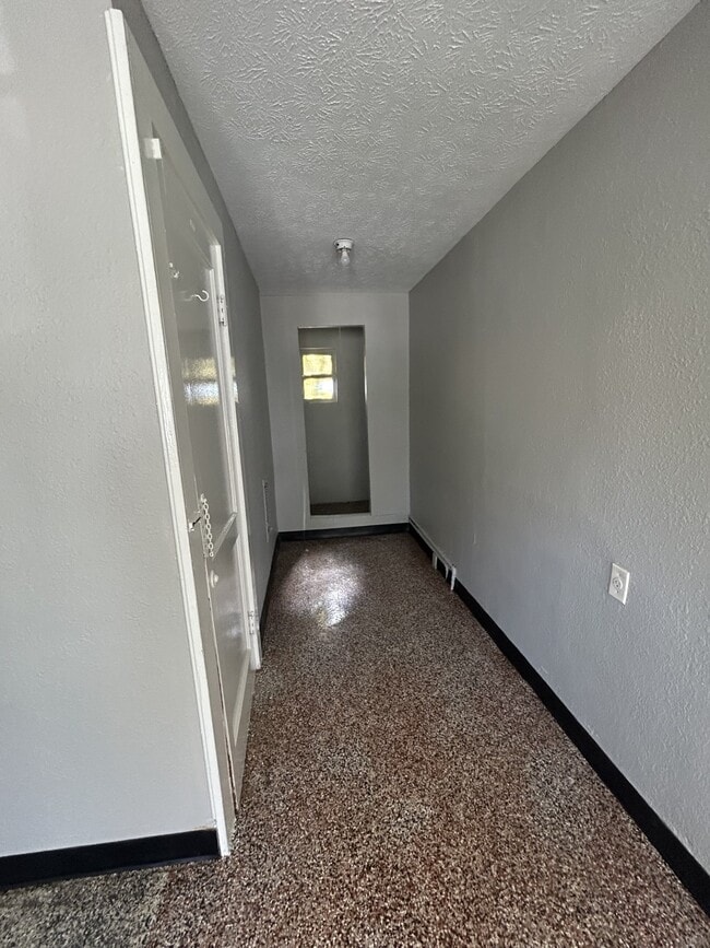 Building Photo - 1015 N Main St