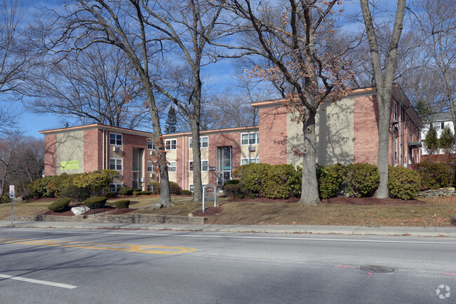 Primary Photo - Diamond Hill Apartments