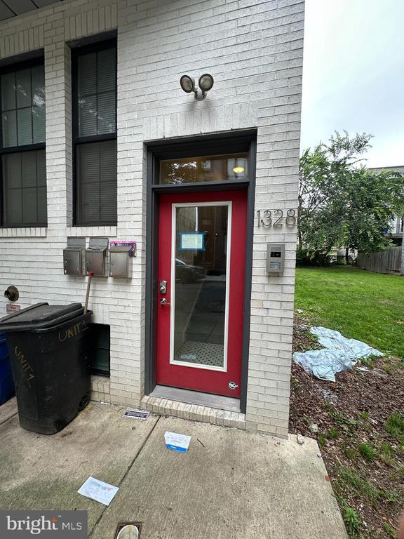 Building Photo - 1328 N 7th St