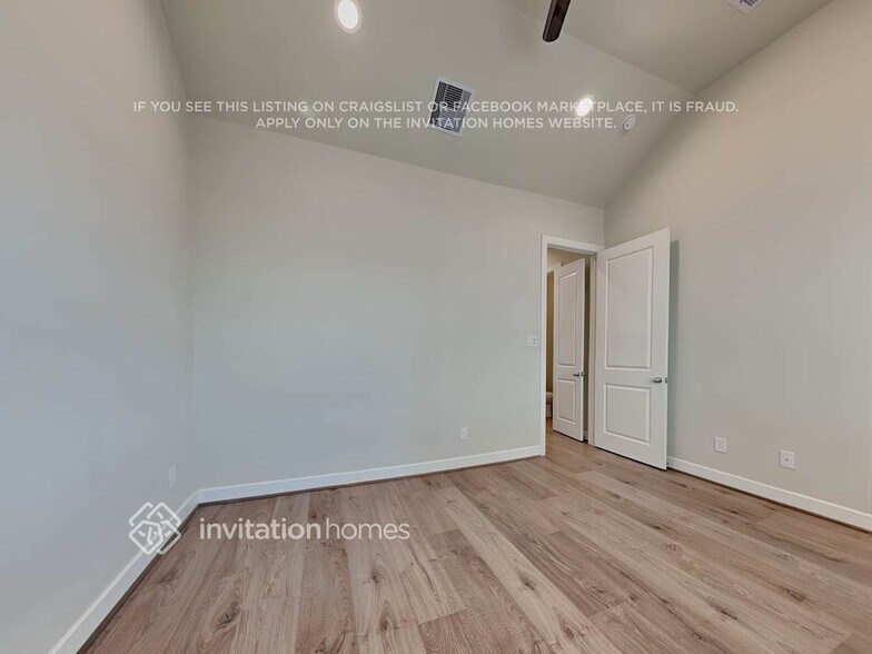 Building Photo - 716 Wilshire Brook Ln