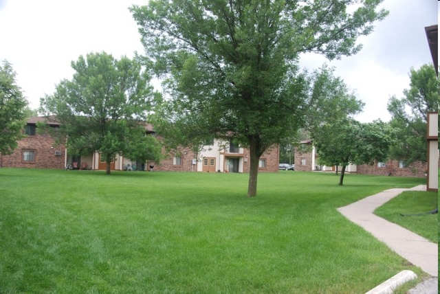 Building Photo - Moraine Court