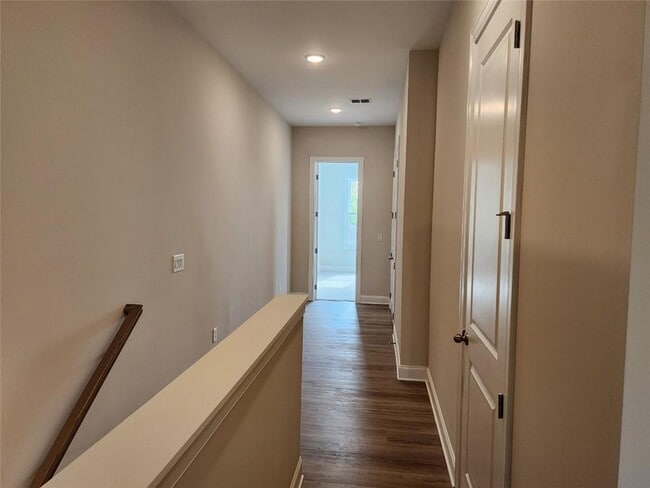 Building Photo - 633 Stickley Oak Way