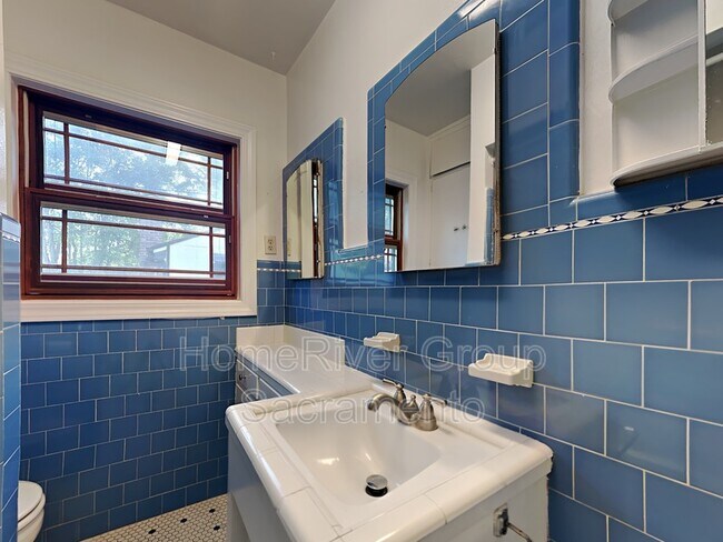 Building Photo - 1637 47th St
