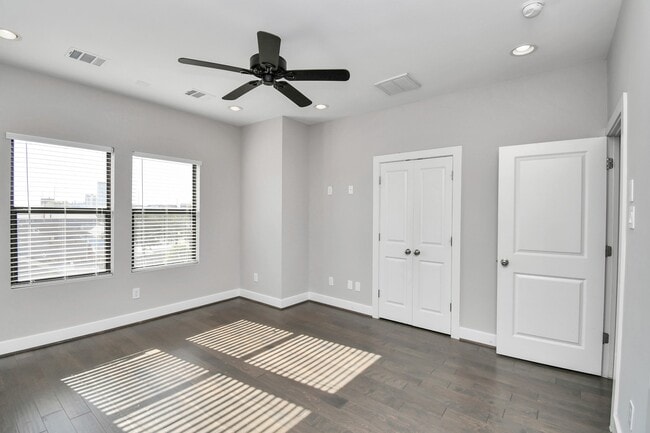 Primary Photo - 308 Palmer St