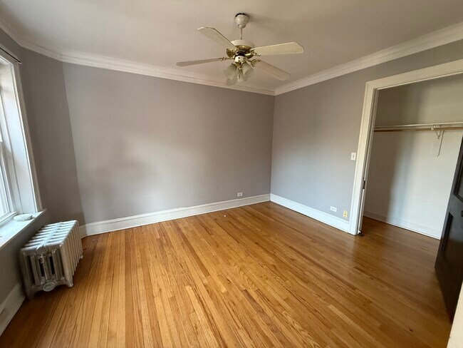 Primary Photo - 1333 W Carmen Ave