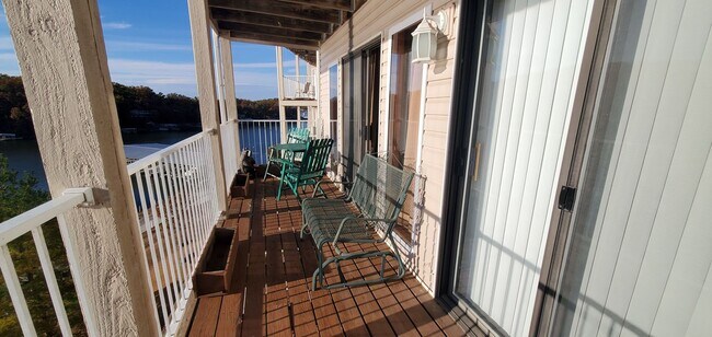 Building Photo - 2 bedroom lakeview condo in Lake Ozark for rent