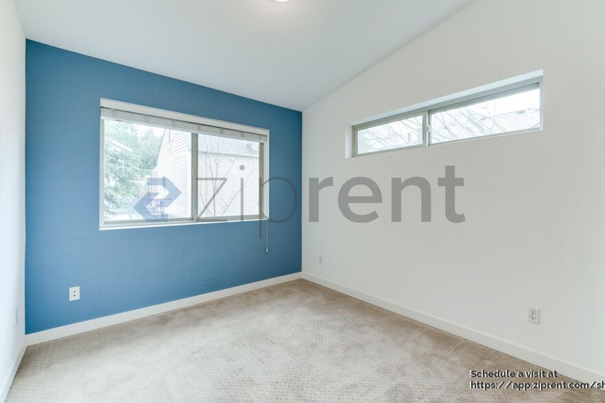 Building Photo - 321 21st Ave