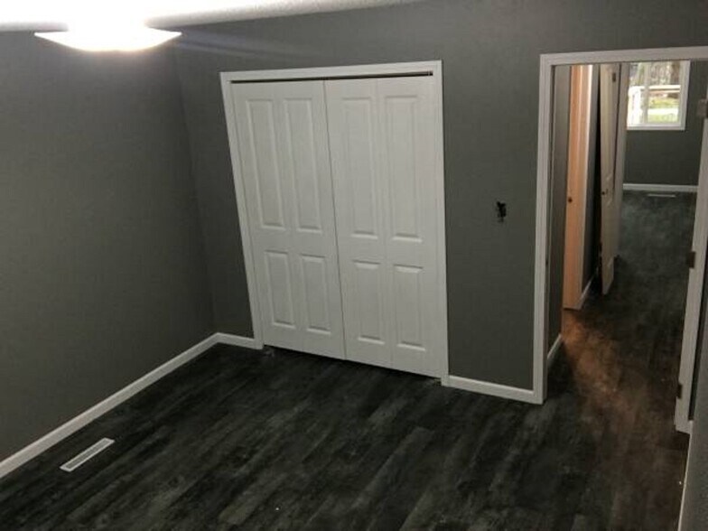 Building Photo - 1002 Graceland Ave