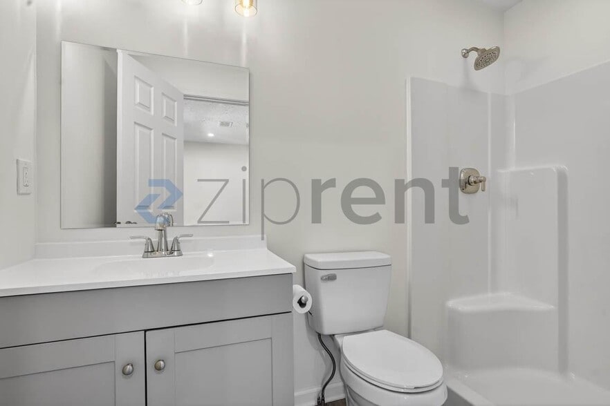 Building Photo - Unit 1