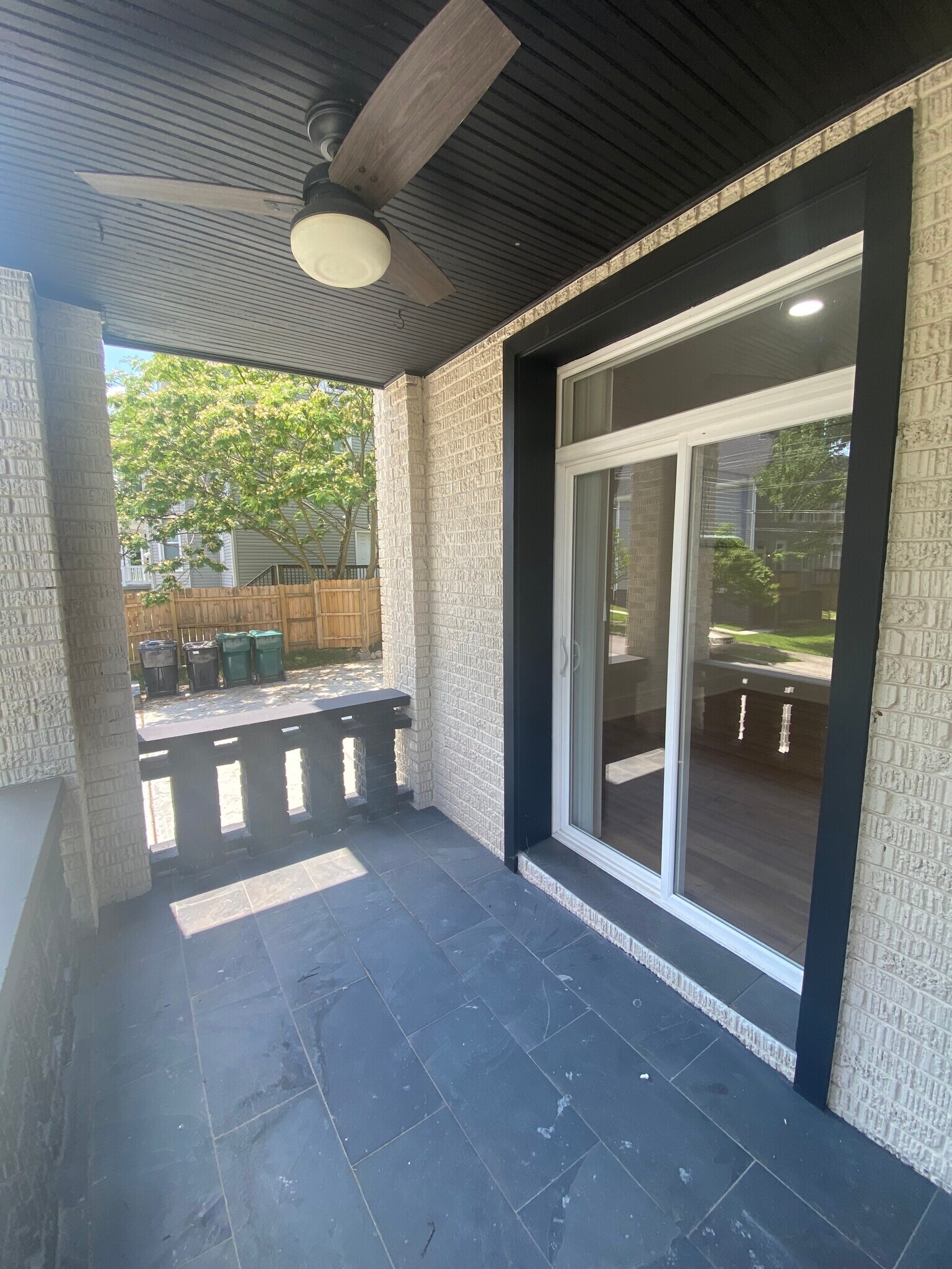 Private porch - 3409 Fernside Pl
