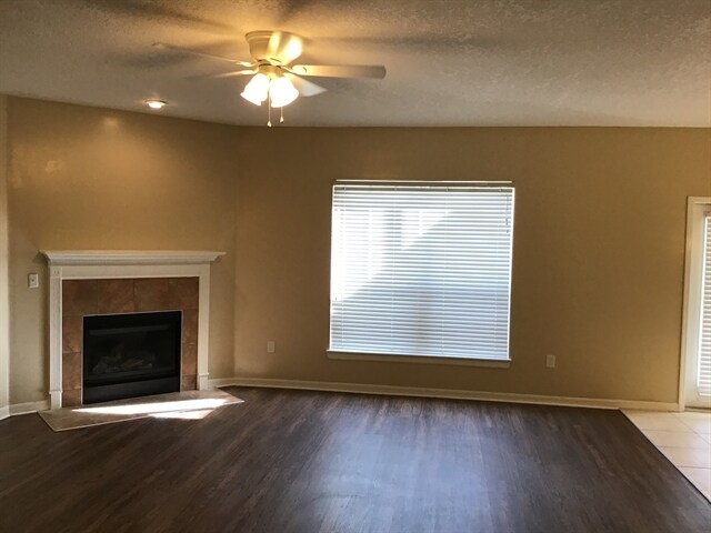 Building Photo - 1147 Hyacinth St