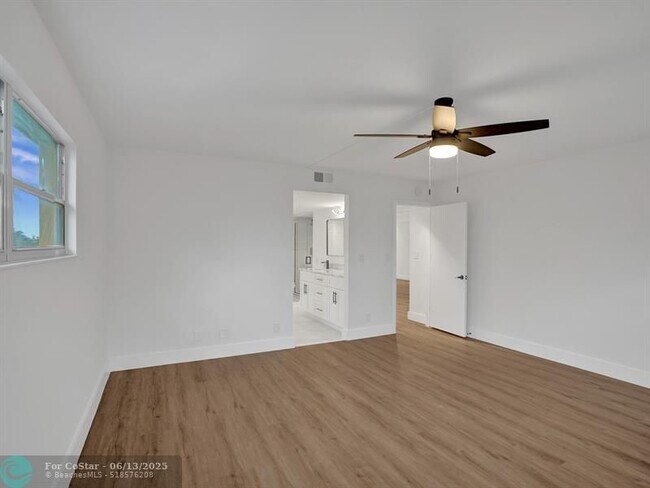 Building Photo - 3305 Aruba Way