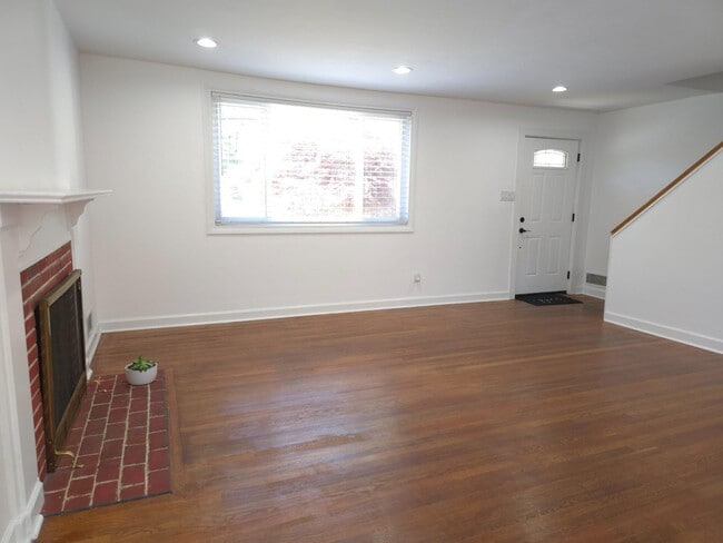Building Photo - 2209 Quinton Rd