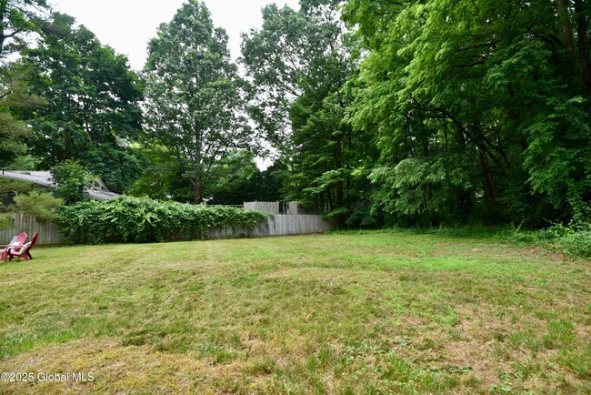 Building Photo - 10 Huckleberry Ln