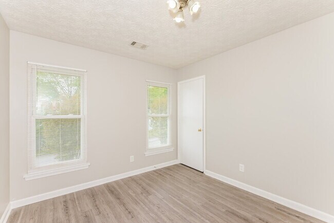 Building Photo - 3642 Cameron Hills Pl