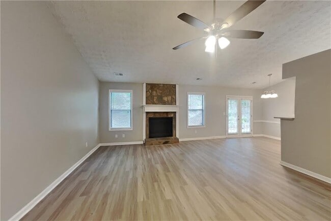 Building Photo - 815 Riverstone Ln