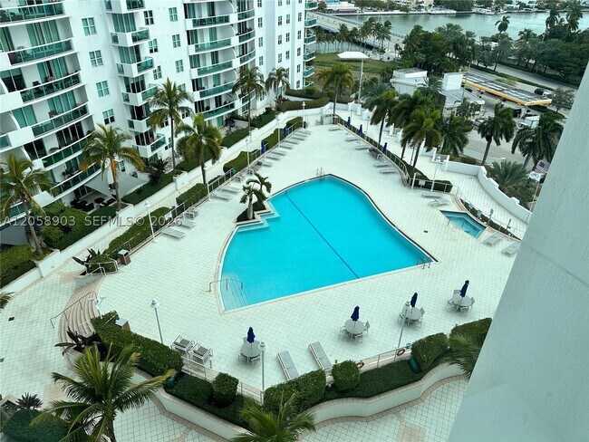 Building Photo - 7900 Harbor Island Dr
