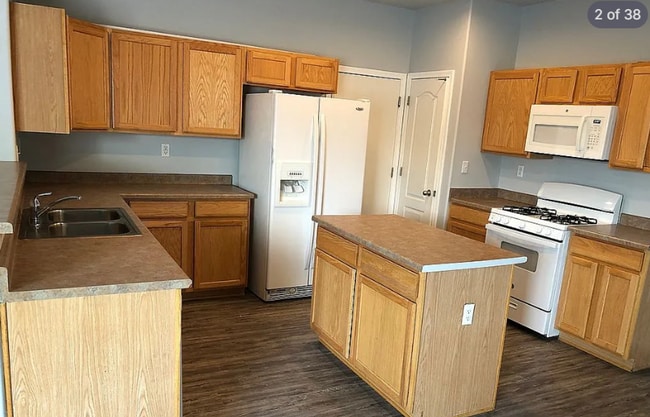 Building Photo - 3BR 2.5BA Home w/ Refrigerated Air near UNM (OPEN HOUSE 7/16 4:45)
