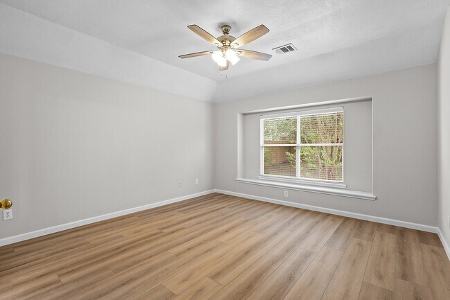 Building Photo - 25910 N Lakefair Dr